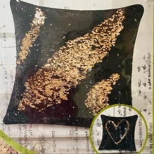 Decorative Mermaid Sequins Pillow Cover Black Gold